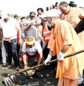 गोमती नदी सफाई महाभियान