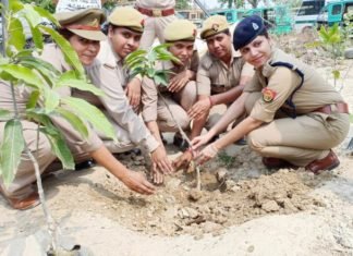 विश्व पर्यावरण दिवस पर राजधानी में महिला पुलिस कर्मियों ने भी किया पौधारोपण सीओ कैण्ट तनु उपाध्यारय