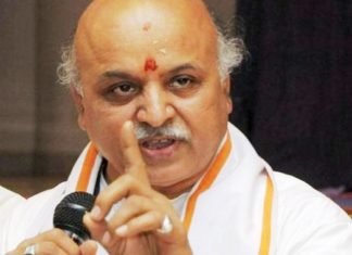 इस नए संगठन का ऐलान कर बोले तोगड़िया, टीम बदली है तेवर नहीं प्रवीण तोगड़िया का नया संगठन