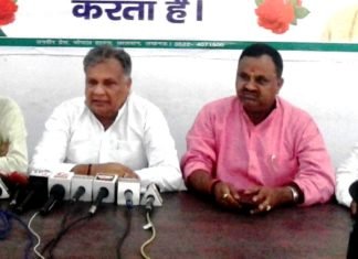 किसान विरोधी है योगी सरकार, सीएम को मठ जाने और गायों को चारा खिलाने से नहीं मिल रही फुर्सत: त्रिलोक त्यागी त्रिलोक त्यागी