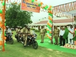 फर्रुखाबाद में योगी ने दिखाई विकास संदेश यात्रा को हरी झंडी, अस्पताल का किया औचक निरीक्षण विकास संदेश यात्रा
