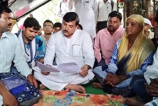 शिक्षामित्रों को आप का समर्थन