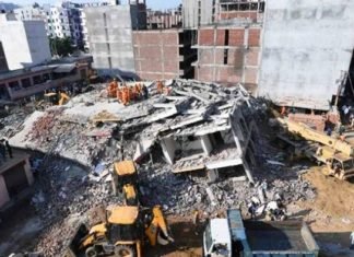 ग्रेनो में दो अवैध इमारत गिरने से आठ की मौत, बिल्डर सहित चार गिरफ्तार, जांच के आदेश अवैध इमारतें गिरी