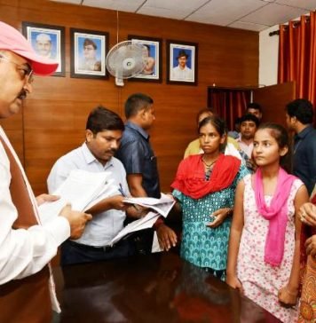 निकम्मे अधिकारी