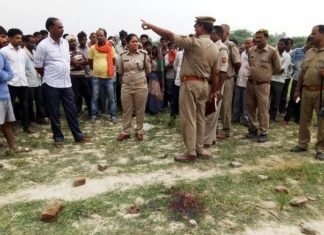 चाकू से गोदकर हत्या