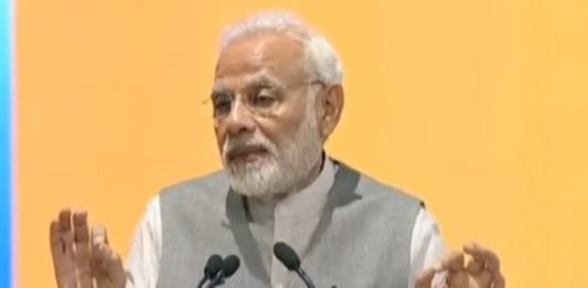 मोदी का राहुल पर पलटवार