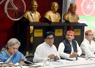 बैठक में नहीं पहुंचे मुलायम