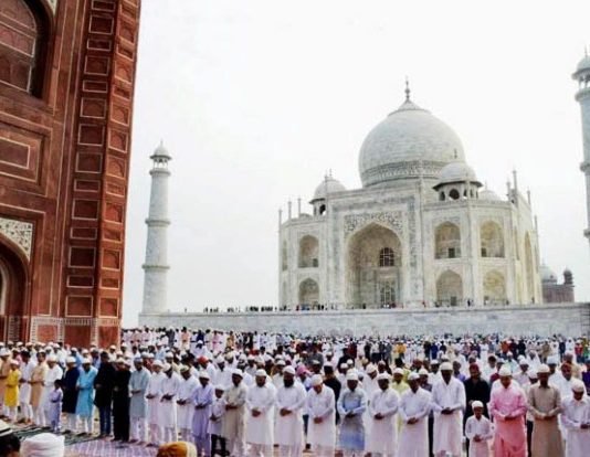 ताजमहल में नमाज