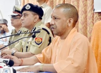 योगी की यूपी पुलिस को बधाई