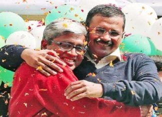 आशुतोष ने दिया इस्तीफा, स्वीकार करने की बात पर केजरीवाल ने कहा इस जन्म में तो नहीं आशुतोष का इस्तीफा