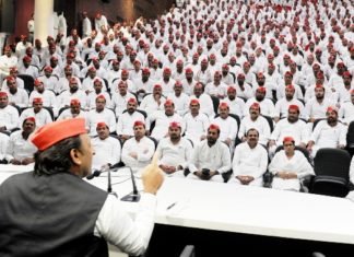 बेरोजगारी पर मौन है भाजपा सरकार: अखिलेश यादव बेरोजगारी पर मौन