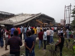 फ्लाईओवर गिरने पर अखिलेश ने योगी सरकार को बताया नाकाम, भ्रष्टाचार की जांच के लिए दी स्थायी आयोग बनाने की सलाह फ्लाईओवर गिरने पर अखिलेश ने