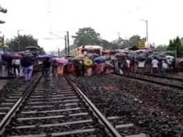 असम NRC के विरोध में मटुआ महासंघ ने रोकी ट्रेनें, आवाजाही बाधित विरोध में मटुआ महासंघ