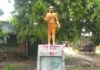 भगवामय हुई गांधी प्रतिमा