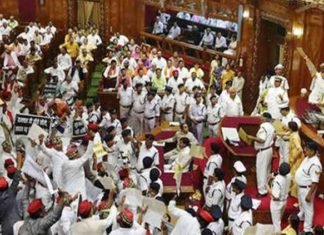 योगी के सांप वाले बयान