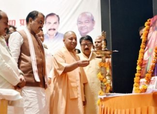 विरोधियों पर योगी का हमला