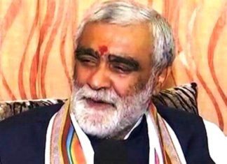 राफेल डील: मोदी का बचाव करते-करते केंद्रीय मंत्री ने राहुल को कहा नाली का कीड़ा, सिजोफ्रेनिया से पीड़ित भी बताया केंद्रीय मंत्री ने राहुल को कहा नाली कीड़ा