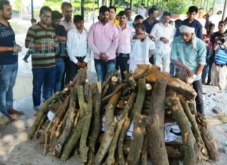 विवेक तिवारी का अंतिम संस्कार