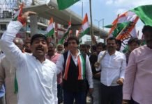 भारत बंद: यूपी में दिखा मिलाजुला असर, लखनऊ में राजबब्बर के नेतृत्व में कांग्रेसियों ने किया प्रदर्शन भारत बंद