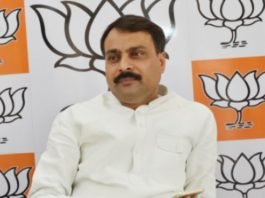 भाजपा का अखिलेश पर पलटवार, पूछा बुआ के NRHM घोटले के बारे में क्या है राय भाजपा का अखिलेश पर पलटवार
