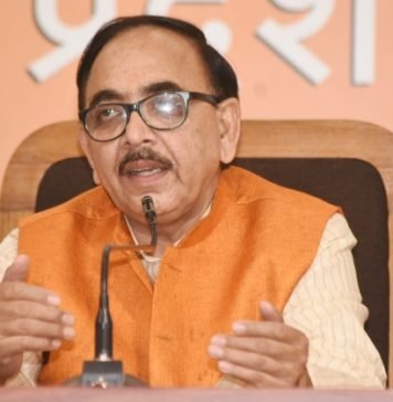 मायावती पर पलटवार