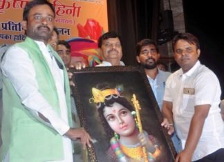 नई पार्टी के साथ पहली बार मंच पर आए शिवपाल यादव ने कहा, ये धर्मयुद्ध, अब नहीं हटूंगा पीछे शिवपाल यादव का धर्मयुद्ध