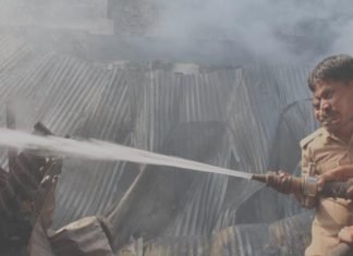 गोदाम में आग