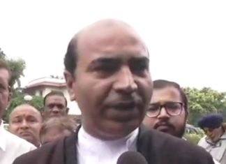 फंसे केजरीवाल