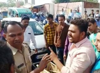 रियल स्टेट कारोबारी के घर से 25 लाख के गहने-कैश चोरी, लगातार घटना से आक्रोशित जनता ने पुलिस चौकी के बाहर किया चक्काजाम तेलीबाग में चोरी