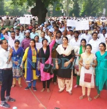 जंतर-मंतर पर डटे B.ed-TET पास अभ्यर्थियों का ऐलान, सीएम-डिप्टी सीएम ने पूरा नहीं किया वादा तो उठाएंगे ये कदम दिवाली भी नहीं मनाएंगे