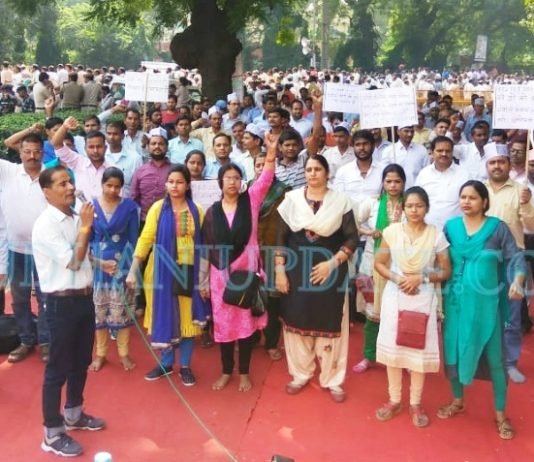 दिवाली भी नहीं मनाएंगे