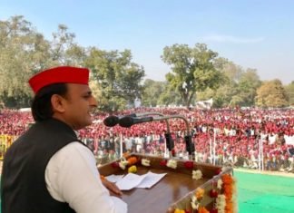 नियत साफ नहीं होने सेे मोदी सरकार के झाड़़ू लगाने के बाद भी खत्म नहीं हुई गंदगी: अखिलेश झाड़़ू