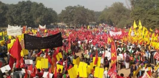 मोदी सरकार के खिलाफ किसान मार्च को राहुल और केजरीवाल का समर्थन किसान मार्च