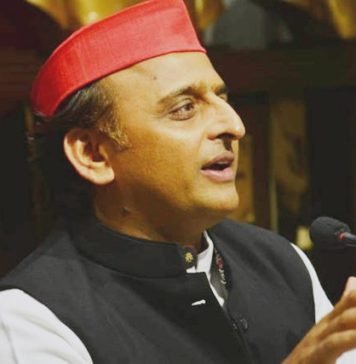 शांतिपूर्ण व हिंसक