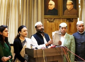 यूपी: किसानों के मुद्दों पर कांग्रेस, सपा व बसपा ने विधानसभा से किया वाकआउट बहिर्गमन