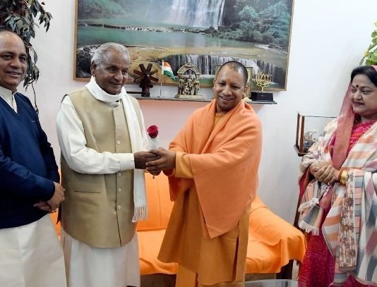 कल्याण सिंह के घर पहुंचकर राज्यपाल और सीएम ने दी जन्मदिन की बधाई कल्याण सिंह