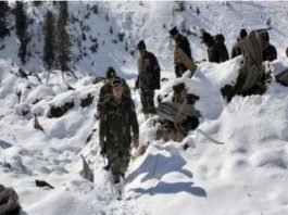 जम्मू-कश्मीर: लद्दाख में बर्फीले तूफान में दबे 10 पर्यटक, पांच के शव बरामद खारदुंगला