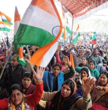 शिक्षामित्रों का सैलाब