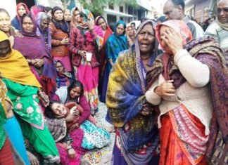 खड़ी ट्रैक्टर में घुसी बाइक, दो दोस्तों की दर्दनाक मौत, एक की हुई थी दो माह पहले शादी, हेलमेट लगाए होते तो बच जाती जान हेलमेट