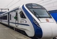 लॉन्च के दूसरे दिन ही ‘वंदे भारत एक्सप्रेस’ में आयी खराबी वंदे भारत एक्सप्रेस
