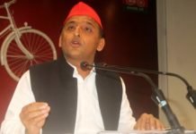 समाधान की जगह किसानों पर लाठियां चलवा रही योगी सरकार: अखिलेश बस अग्निकांड