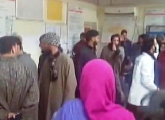 J-K: पुलवामा के स्कूल में बड़ा विस्फोट, 12 छात्र घायल स्कूल में विस्फोट