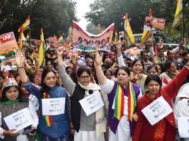 जनहित, शिक्षामित्रों के समायोजन समेत अन्य मुद्दों को लेकर प्रसपा ने किया प्रदर्शन, कहा काम नहीं कर सकते तो खाली करो कुर्सी शिक्षामित्रों के समायोजन