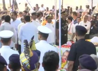 राजकीय सम्मान के साथ पंचतत्व में विलीन हुए मनोहर पर्रिकर, बड़े बेटे दी मुखाग्नि पंचतत्व