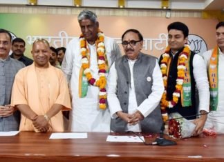 सपा के MLC का BJP में स्वागत कर योगी ने साधा सपा-बसपा पर निशाना, कहा कभी नहीं मिल सकता तेल-पानी चौधरी वीरेंद्र सिंह