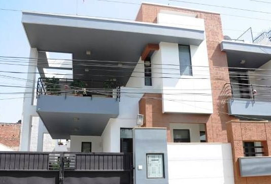 लखनऊ के दो शेयर कारोबारियों के कार्यालय-आवास समेत आठ ठिकानों पर आयकर का छापा फेयर इन्वेस्टमेंट