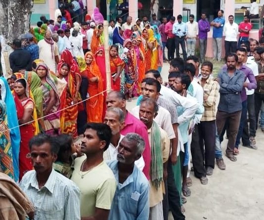 लोकसभा चुनाव के तीसरे चरण में पश्चिम बंगाल में 78.94, यूपी में 56.36 तो जम्मू-कश्मीर में मात्र 12.46% हुई वोटिंग, देखें अपडेट तीसरे चरण