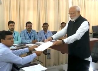 काल भैरव के दर्शन व कार्यकर्ताओं के संबोधन के बाद पीएम ने वाराणसी में दाखिल किया नामांकन मोदी ने नामांकन