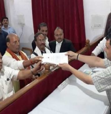 राजनाथ सिंह ने लखनऊ में दाखिल किया नामांकन, बोले PM मोदी के नेतृत्व में देश, दुनिया में बना पाया जगह राजनाथ सिंह का नामांकन