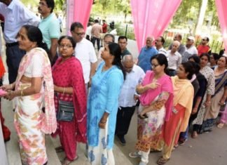 यूपी समेत नौ राज्यों की 72 लोकसभा सीटों पर मतदान संपन्न, पश्चिम बंगाल में बंपर वोटिंग तो चौथे चरण में कश्मीर में मात्र दस प्रतिशत निकले मतदाता चौथे चरण